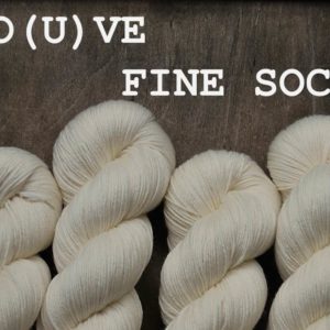 UNE LOUVE DANS LES BOIS LAINE TEINTE MAIN BASE LO(U)VE FINE SOCK