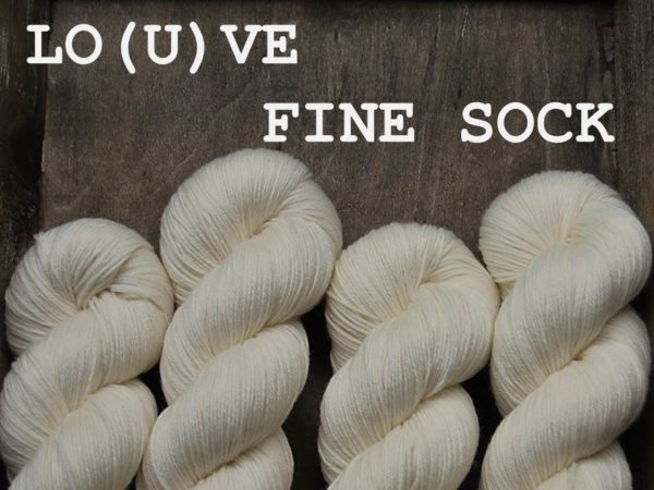 UNE LOUVE DANS LES BOIS LAINE TEINTE MAIN BASE LO(U)VE FINE SOCK