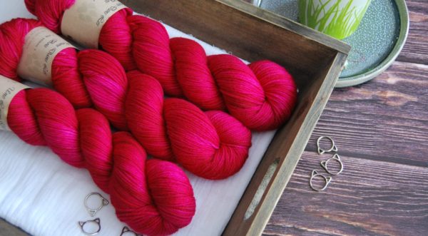 une-louve-dans-les-bois-1-laine-artisanal-teinte-main-DK-merino-bollywood