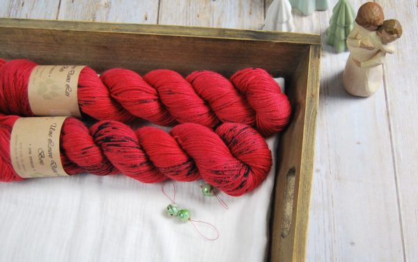 une-louve-dans-les-bois-1-laine-artisanal-teinte-main-DK-merino-jolis-coquelicots