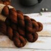 une-louve-dans-les-bois-1-laine-artisanal-teinte-main-DK-merino-l-odeur-du-bois une-louve-dans-les-bois-1-laine-artisanal-teinte-main-DK-merino-l-odeur-du-bois