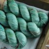 une-louve-dans-les-bois-1-laine-artisanal-teinte-main-DK-merino-sirenes une-louve-dans-les-bois-1-laine-artisanal-teinte-main-DK-merino-sirenes