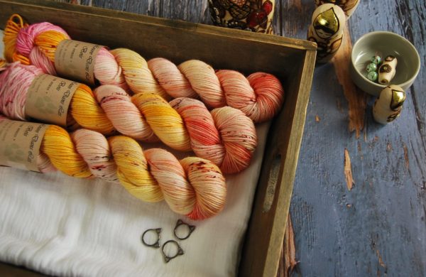 une-louve-dans-les-bois-1-laine-artisanal-teinte-main-DK-merino-waiting-for-summer