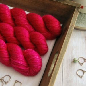 une-louve-dans-les-bois-1-laine-artisanal-teinte-main-alpaga-soie-cachemire-DK-bollywood une-louve-dans-les-bois-1-laine-artisanal-teinte-main-alpaga-soie-cachemire-DK-bollywood
