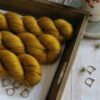 une-louve-dans-les-bois-1-laine-artisanal-teinte-main-alpaga-soie-cachemire-DK-ruee-vers-l-or une-louve-dans-les-bois-1-laine-artisanal-teinte-main-alpaga-soie-cachemire-DK-ruee-vers-l-or