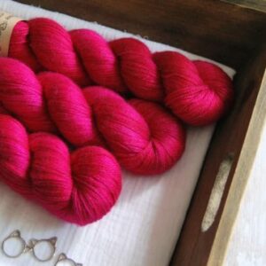 une-louve-dans-les-bois-1-laine-artisanal-teinte-main-alpaga-soie-cachemire-bollywood une-louve-dans-les-bois-1-laine-artisanal-teinte-main-alpaga-soie-cachemire-bollywood