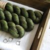 une-louve-dans-les-bois-1-laine-artisanal-teinte-main-alpaga-soie-cachemire-broceliande une-louve-dans-les-bois-1-laine-artisanal-teinte-main-alpaga-soie-cachemire-broceliande