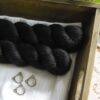 une-louve-dans-les-bois-1-laine-artisanal-teinte-main-alpaga-soie-cachemire-clair-obscur une-louve-dans-les-bois-1-laine-artisanal-teinte-main-alpaga-soie-cachemire-clair-obscur