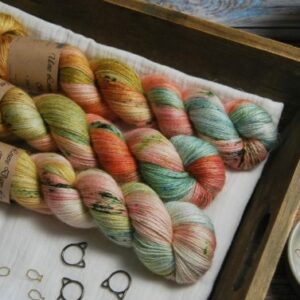 une-louve-dans-les-bois-1-laine-artisanal-teinte-main-alpaga-soie-cachemire-honeymoon une-louve-dans-les-bois-1-laine-artisanal-teinte-main-alpaga-soie-cachemire-honeymoon