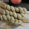 une-louve-dans-les-bois-1-laine-artisanal-teinte-main-alpaga-soie-cachemire-latte une-louve-dans-les-bois-1-laine-artisanal-teinte-main-alpaga-soie-cachemire-latte