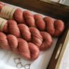 une-louve-dans-les-bois-1-laine-artisanal-teinte-main-alpaga-soie-cachemire-tea-time une-louve-dans-les-bois-1-laine-artisanal-teinte-main-alpaga-soie-cachemire-tea-time