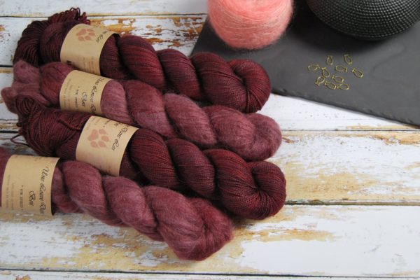 une-louve-dans-les-bois-1-laine-artisanal-teinte-main-emy-merino-surialpaga-erables-en-automne