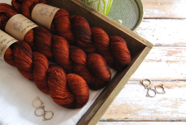 une-louve-dans-les-bois-1-laine-artisanal-teinte-main-single-merino-fall