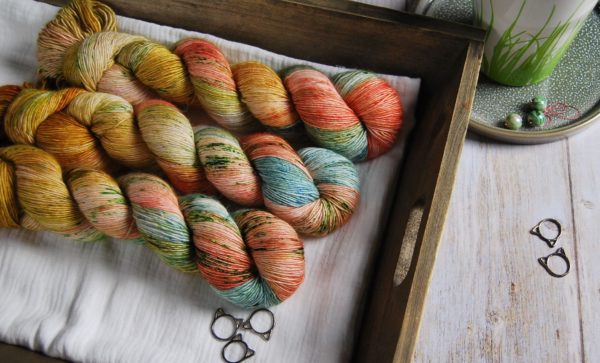 une-louve-dans-les-bois-1-laine-artisanal-teinte-main-single-merino-honeymoon