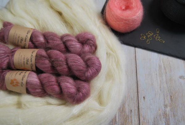 une-louve-dans-les-bois-1-laine-artisanal-teinte-main-superkid-mohair-bruyere-d-hiver