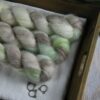 une-louve-dans-les-bois-1-laine-artisanal-teinte-main-superkid-mohair-ecumes une-louve-dans-les-bois-1-laine-artisanal-teinte-main-superkid-mohair-ecumes