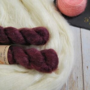 une-louve-dans-les-bois-1-laine-artisanal-teinte-main-superkid-mohair-erables-en-automne une-louve-dans-les-bois-1-laine-artisanal-teinte-main-superkid-mohair-erables-en-automne