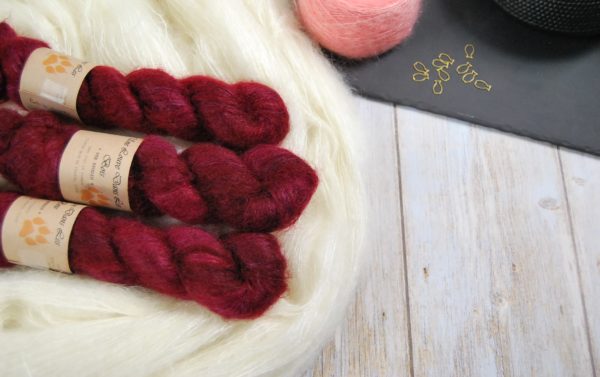 une-louve-dans-les-bois-1-laine-artisanal-teinte-main-superkid-mohair-petite-griotte