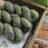 une-louve-dans-les-bois-1-laine-artisanal-teinte-main-suri-alpaga-en-terres-d-irlande