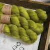 une-louve-dans-les-bois-1-laine-artisanal-teinte-main-suri-alpaga-sous-les-tilleuls une-louve-dans-les-bois-1-laine-artisanal-teinte-main-suri-alpaga-sous-les-tilleuls