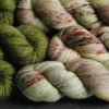 une-louve-dans-les-bois-1-merino-artisanal-teinte-main-en-terres-d-irlande-ecumes une-louve-dans-les-bois-1-merino-artisanal-teinte-main-en-terres-d-irlande-ecumes