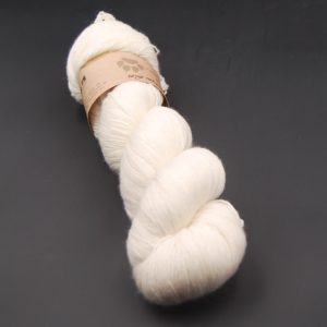 une-louve-dans-les-bois-1-merino-artisanal-teinte-main-fine-sock-mer-d-amundsen