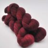 une-louve-dans-les-bois-1-merino-artisanal-teinte-main-fine-sock-petite-griotte une-louve-dans-les-bois-1-merino-artisanal-teinte-main-fine-sock-petite-griotte