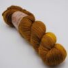 une-louve-dans-les-bois-1-merino-artisanal-teinte-main-fine-sock-ruee-vers-l-or une-louve-dans-les-bois-1-merino-artisanal-teinte-main-fine-sock-ruee-vers-l-or
