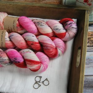 une-louve-dans-les-bois-1-merino-artisanal-teinte-main-twist-festival