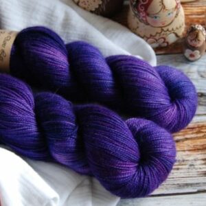 une-louve-dans-les-bois-1-merino-artisanal-teinte-main-twist-sock-1001-nuits une-louve-dans-les-bois-1-merino-artisanal-teinte-main-twist-sock-1001-nuits