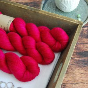 une-louve-dans-les-bois-1-merino-artisanal-teinte-main-twist-sock-bollywood