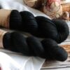 une-louve-dans-les-bois-1-merino-artisanal-teinte-main-twist-sock-clair-obscur une-louve-dans-les-bois-1-merino-artisanal-teinte-main-twist-sock-clair-obscur