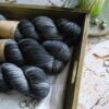 une-louve-dans-les-bois-1-merino-artisanal-teinte-main-twist-sock-tungstene