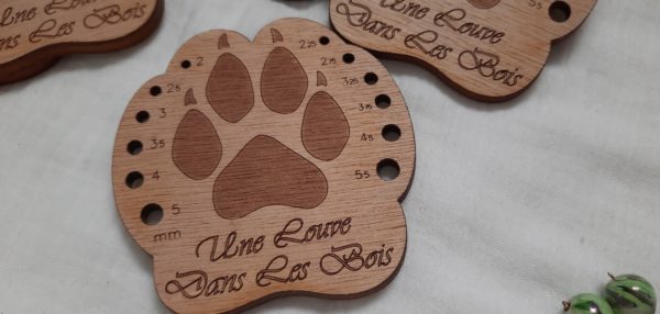 une-louve-dans-les-bois-2-gauge-empreinte-loup