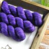 une-louve-dans-les-bois-2-laine-artisanal-teinte-main-DK-merino-1001-nuits une-louve-dans-les-bois-2-laine-artisanal-teinte-main-DK-merino-1001-nuits