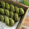une-louve-dans-les-bois-2-laine-artisanal-teinte-main-DK-merino-en-terres-d-irlande une-louve-dans-les-bois-2-laine-artisanal-teinte-main-DK-merino-en-terres-d-irlande