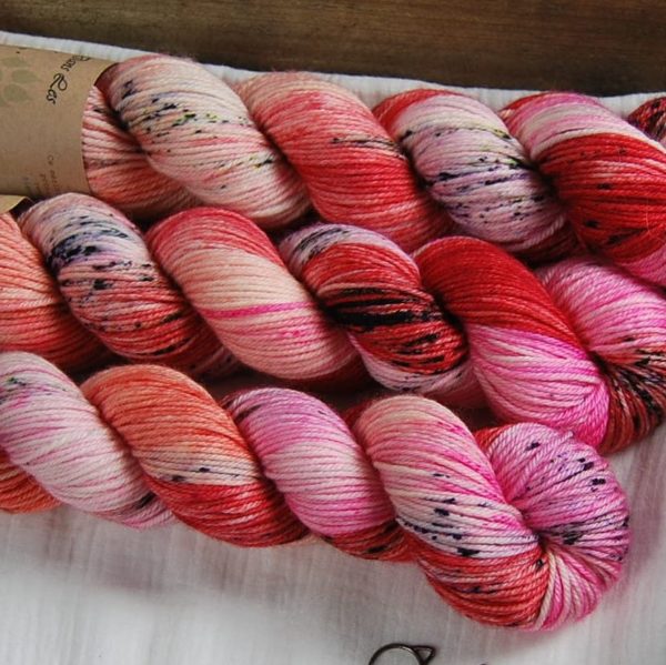 une-louve-dans-les-bois-2-laine-artisanal-teinte-main-DK-merino-festival