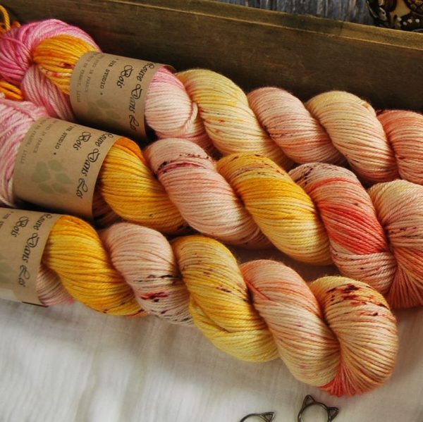 une-louve-dans-les-bois-2-laine-artisanal-teinte-main-DK-merino-waiting-for-summer