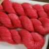 une-louve-dans-les-bois-2-laine-artisanal-teinte-main-alpaga-soie-DK-cachemire-coeur-de-cerise une-louve-dans-les-bois-2-laine-artisanal-teinte-main-alpaga-soie-DK-cachemire-coeur-de-cerise