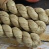 une-louve-dans-les-bois-2-laine-artisanal-teinte-main-alpaga-soie-cachemire-ARAN-latte une-louve-dans-les-bois-2-laine-artisanal-teinte-main-alpaga-soie-cachemire-ARAN-latte