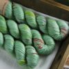 une-louve-dans-les-bois-2-laine-artisanal-teinte-main-alpaga-soie-cachemire-DK-sirenes une-louve-dans-les-bois-2-laine-artisanal-teinte-main-alpaga-soie-cachemire-DK-sirenes
