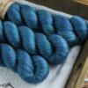 une-louve-dans-les-bois-2-laine-artisanal-teinte-main-alpaga-soie-cachemire-dans-les-profondeurs une-louve-dans-les-bois-2-laine-artisanal-teinte-main-alpaga-soie-cachemire-dans-les-profondeurs