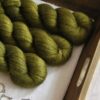 une-louve-dans-les-bois-2-laine-artisanal-teinte-main-alpaga-soie-cachemire-foret-noire une-louve-dans-les-bois-2-laine-artisanal-teinte-main-alpaga-soie-cachemire-foret-noire