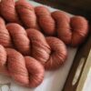 une-louve-dans-les-bois-2-laine-artisanal-teinte-main-alpaga-soie-cachemire-tea-time une-louve-dans-les-bois-2-laine-artisanal-teinte-main-alpaga-soie-cachemire-tea-time