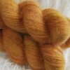 une-louve-dans-les-bois-2-laine-artisanal-teinte-main-angora-cassonade une-louve-dans-les-bois-2-laine-artisanal-teinte-main-angora-cassonade