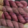 une-louve-dans-les-bois-2-laine-artisanal-teinte-main-emy-merino-surialpaga-blueberry-sorbet une-louve-dans-les-bois-2-laine-artisanal-teinte-main-emy-merino-surialpaga-blueberry-sorbet