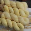 une-louve-dans-les-bois-2-laine-artisanal-teinte-main-emy-merino-surialpaga-soleil-de-minuit