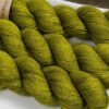 une-louve-dans-les-bois-2-laine-artisanal-teinte-main-merino-fine-sock-sous-les-tilleuls une-louve-dans-les-bois-2-laine-artisanal-teinte-main-merino-fine-sock-sous-les-tilleuls