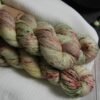 une-louve-dans-les-bois-2-laine-artisanal-teinte-main-single-merino-ecumes ECUMES