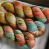 une-louve-dans-les-bois-2-laine-artisanal-teinte-main-single-merino-honeymoon HONEYMOON